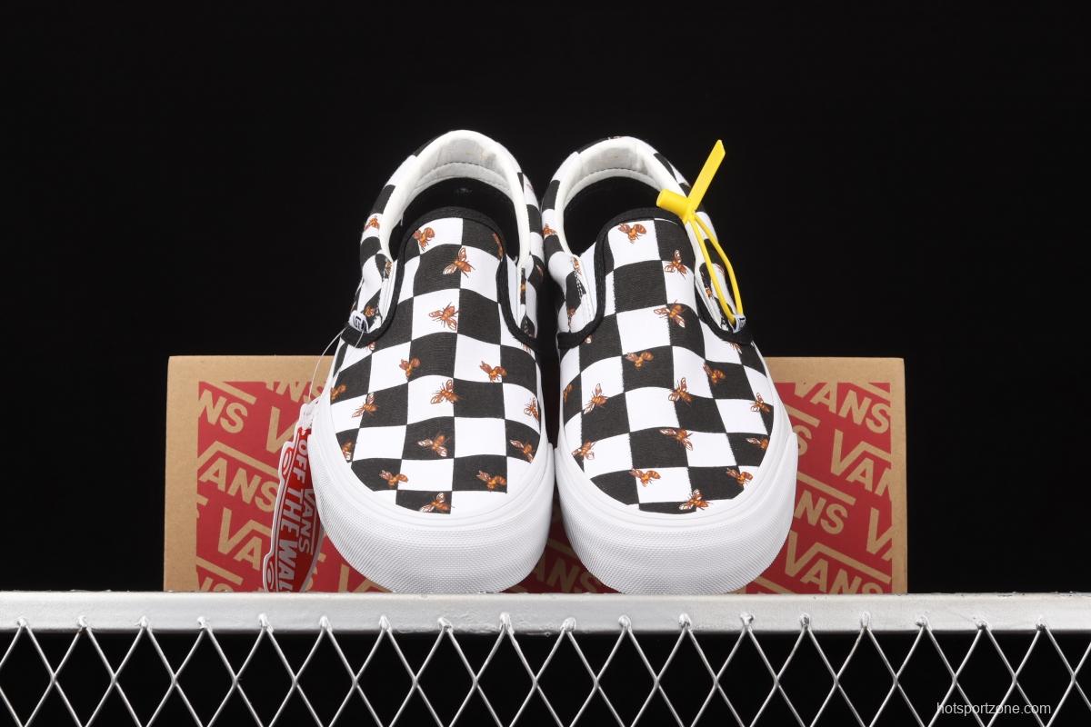 Vans Slip-On big black and white checkerboard small bee printed low-top canvas shoes VN0A33TB9EH