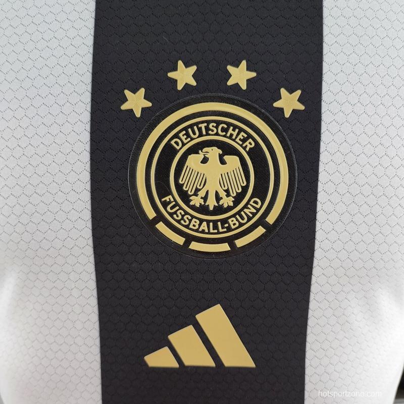 Player Version 2022 Germany Black &amp; White