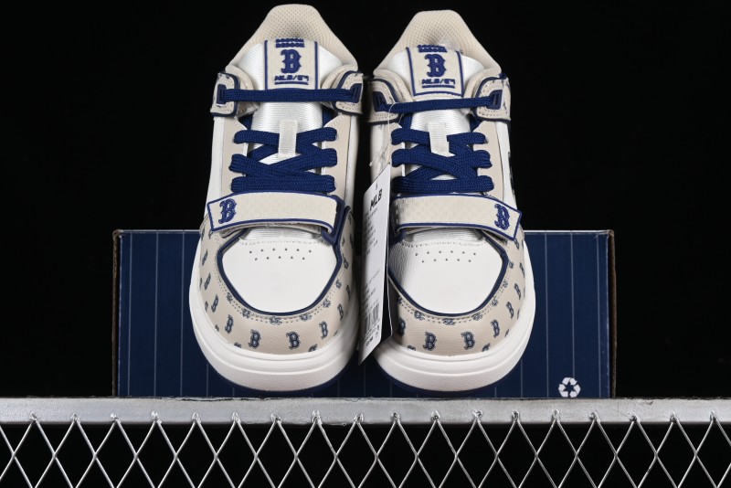 MLB Chunky Liner New York Yankees Lightweight Platform Sneakers with 6cm Height Increase - 3ASXLM13N43BGL