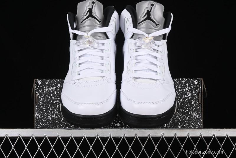 Nike Air Jordan 5 Retro Basketball Shoes in White/Silver/Black - DD0587-110
