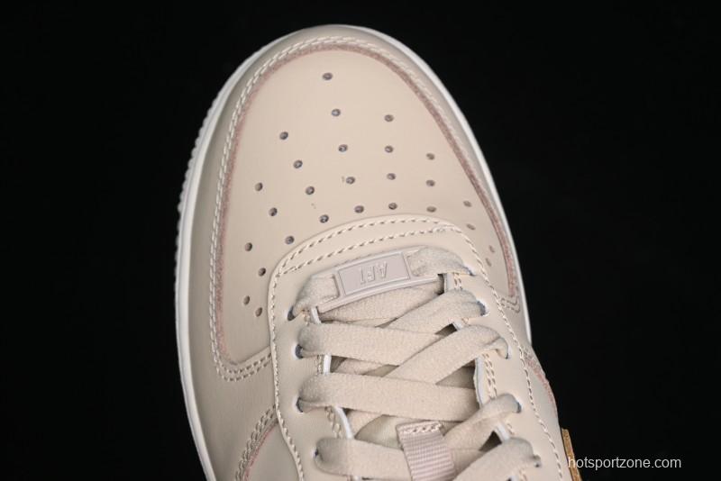 Nike Air Force 1 '07 Low Top Sneakers with Full-Grain Leather and Air Cushion - DQ7569-102