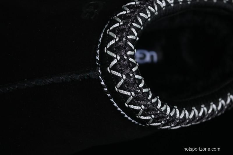 UGG Classic Mini II Snow Boots with TREADLITE Outsole - 5955