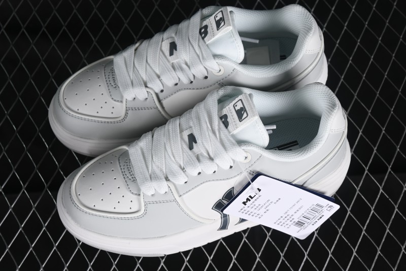 MLB Chunky Liner Basic New York Yankees Height Increasing Thick Sole Casual Sneakers - 3ASXCA12N50GRL