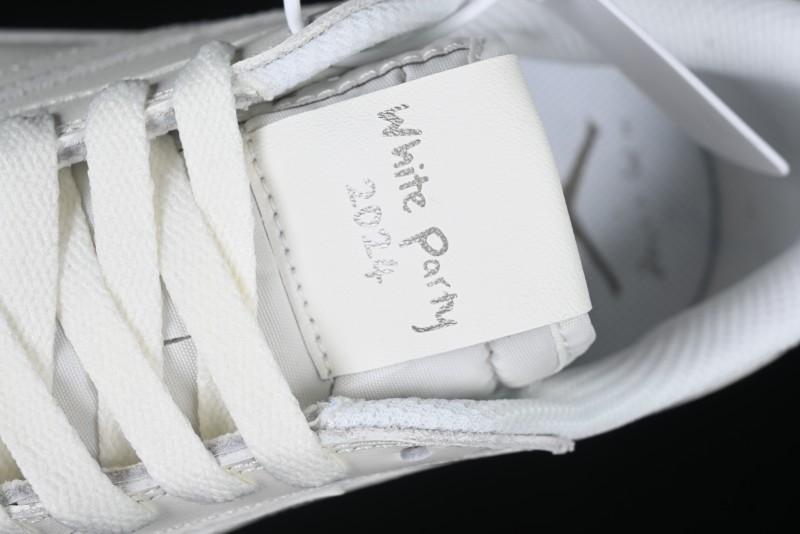 Nike Travis Scott x Air Jordan Low OG SP AJ1 Retro Sneakers in Pure White - TD1228-111