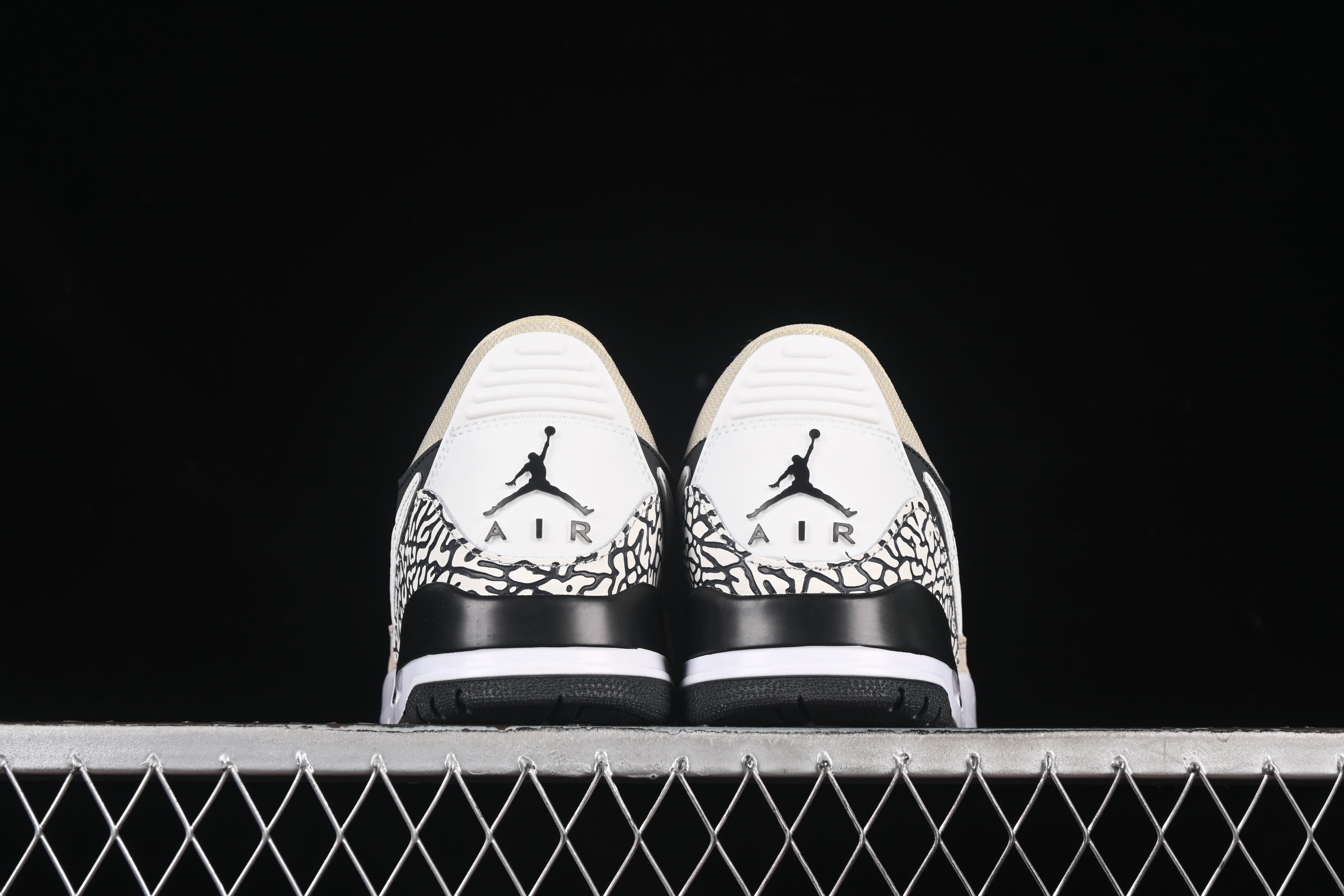 Nike Air Jordan Legacy 312 Low Basketball Shoes with Strap Design - CD9054-020
