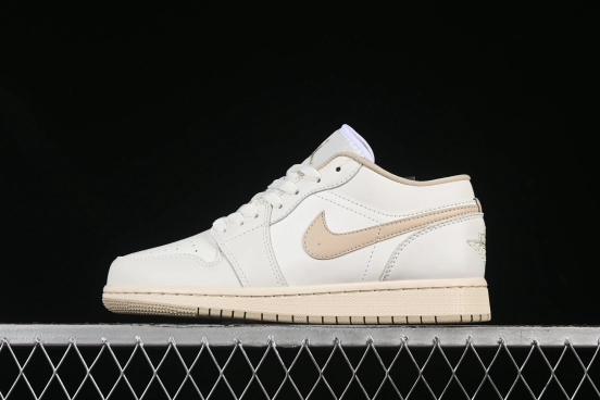 Nike Air Jordan 1 Low AJ1 Casual Sneakers in White - DC0774-112