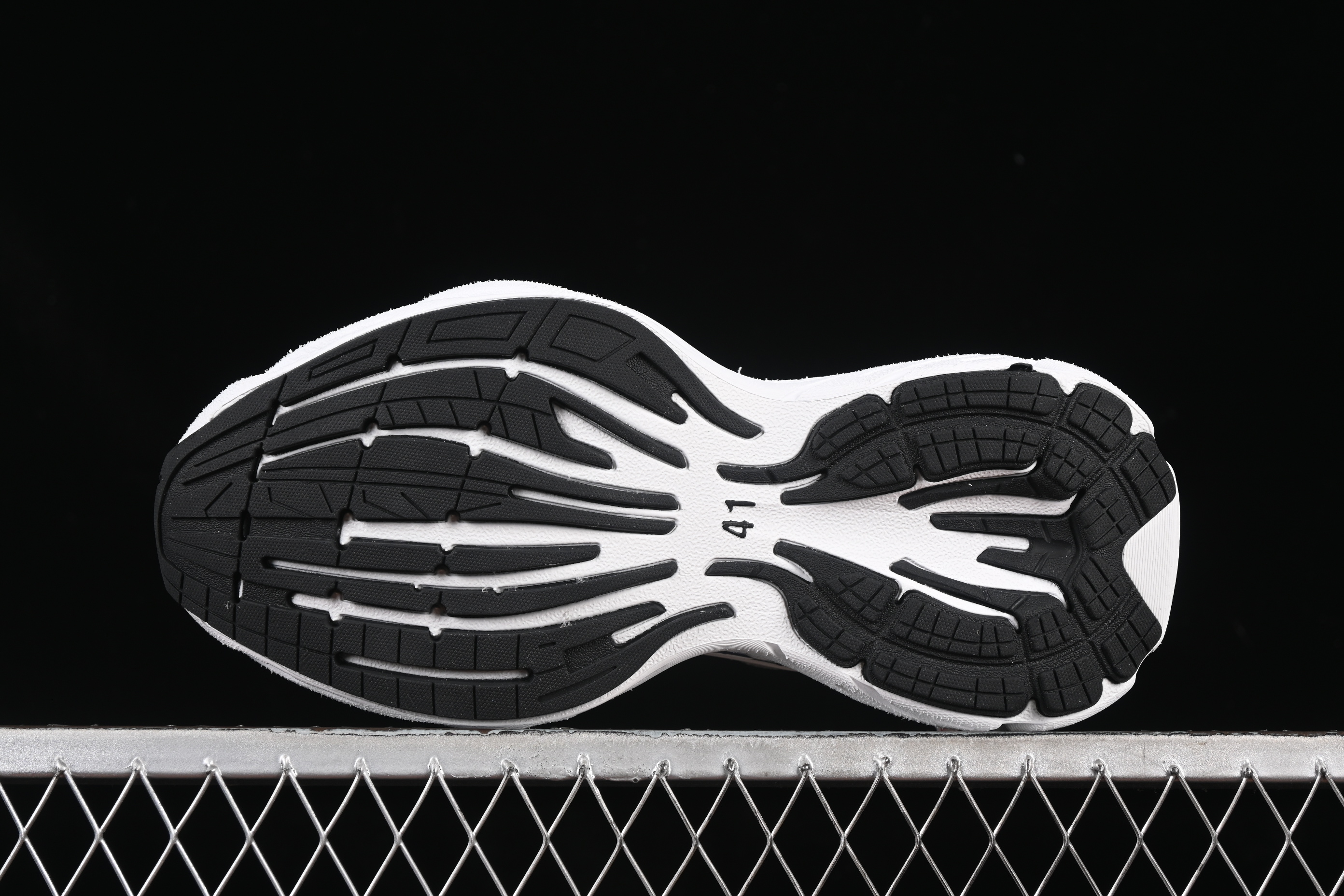 Balenciaga Monday Leather Round Toe Lace-Up Low Top Lifestyle Sneakers - WDWTS4090