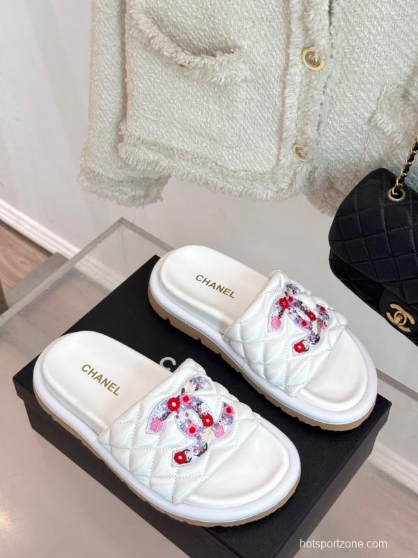2025 Slippers Chanel White Leather Women Slippers KFY00260