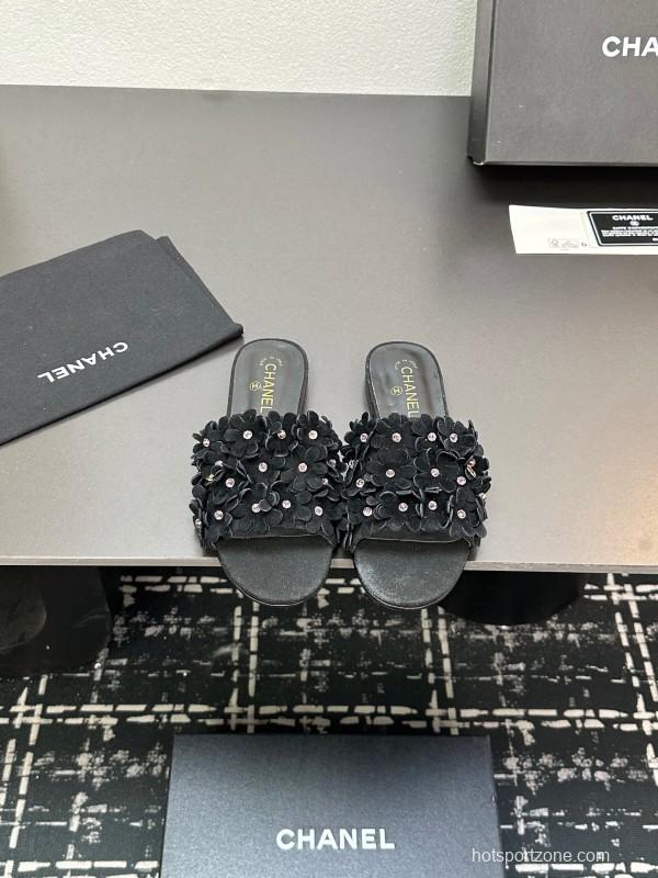 2025 Women Chanel Black Leather Slides