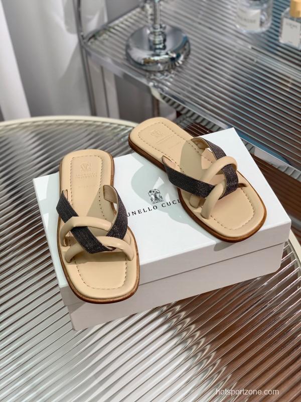 2025/Women Brunello Cucinelli Beige Leather Flat Sandals Handcrafted Chain Detail KFY00300 (F)