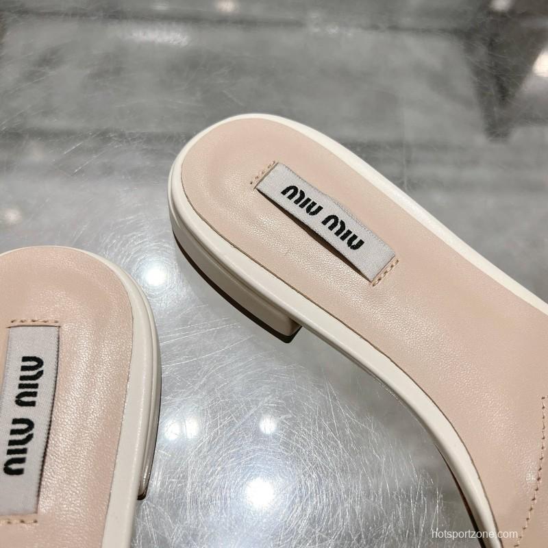 2025 Women Miu Miu White Leather Slippers KFY00250