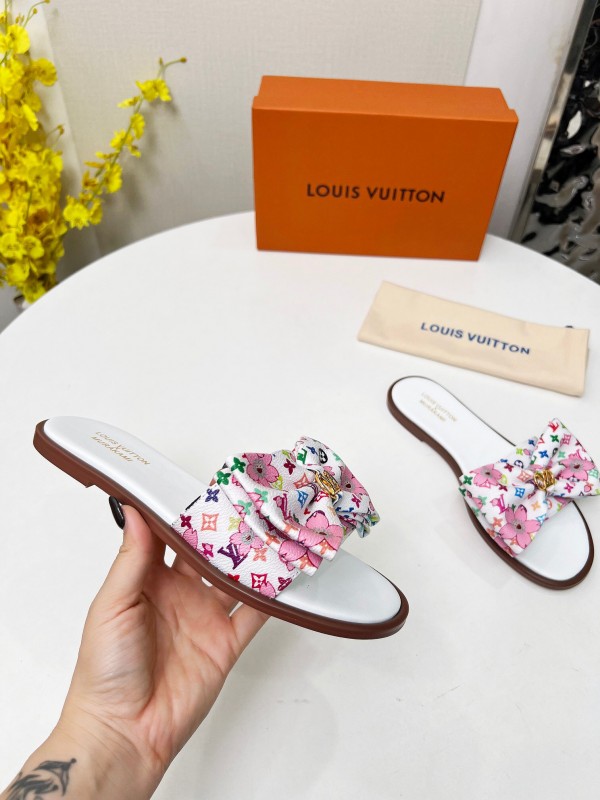 2025 Women Louis Vuitton White Pink Leather Slippers LY00190