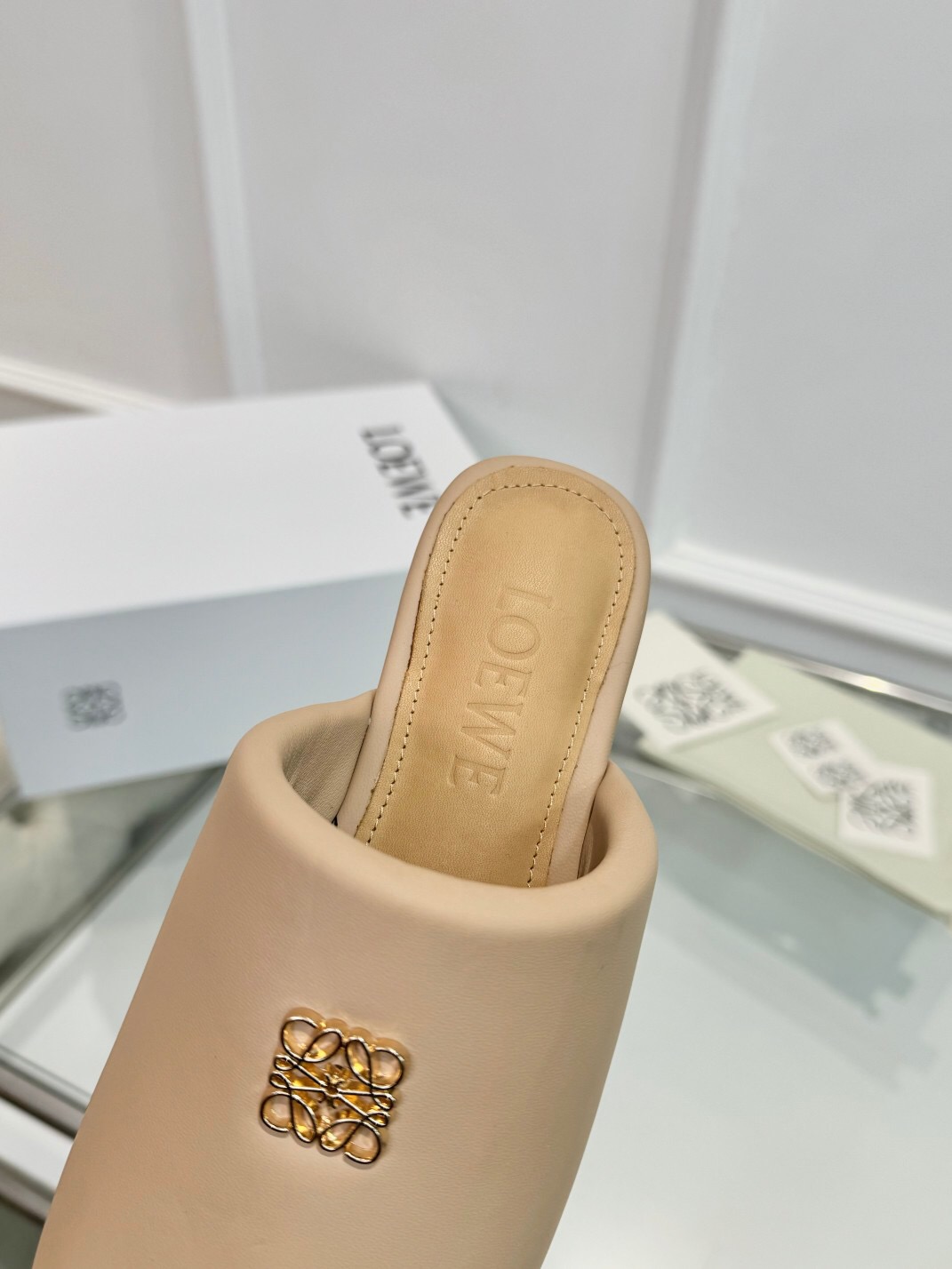 2025 Women Loewe Beige Leather Slippers LY00270