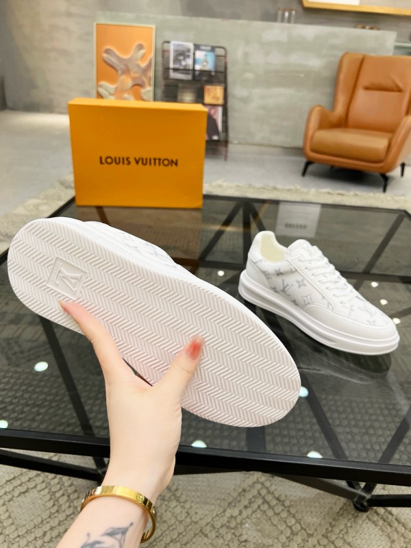2024 Men Louis Vuitton White Leather Mesh Sneakers MJ00400