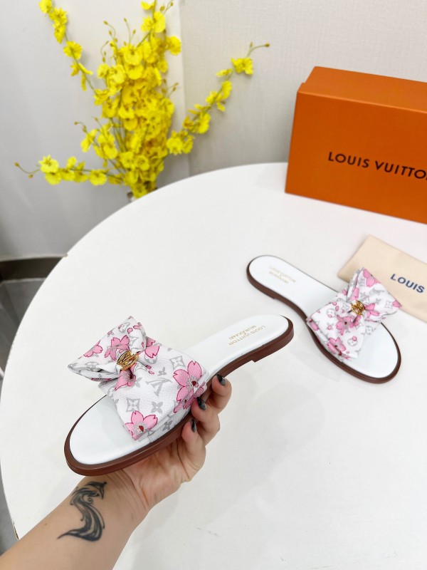 2025 Women Louis Vuitton White Pink Leather Slippers LY00190