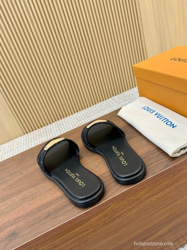 2025 Women Louis Vuitton Black Canvas Slippers LY00200