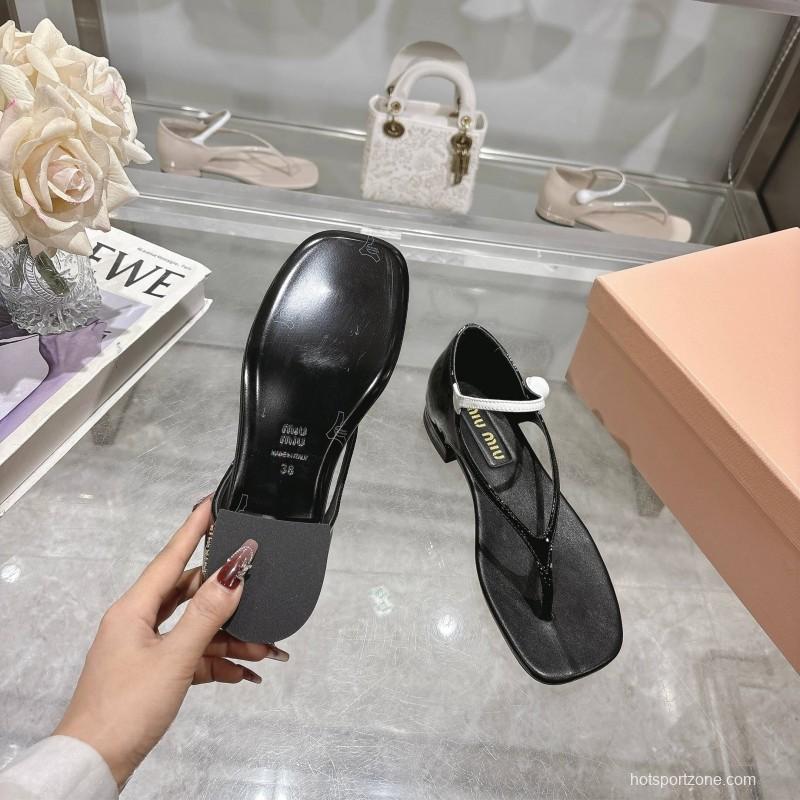2025 Women Miu Miu Black Patent Leather T-strap Sandals With Contrast Strap KFY00289 (F)