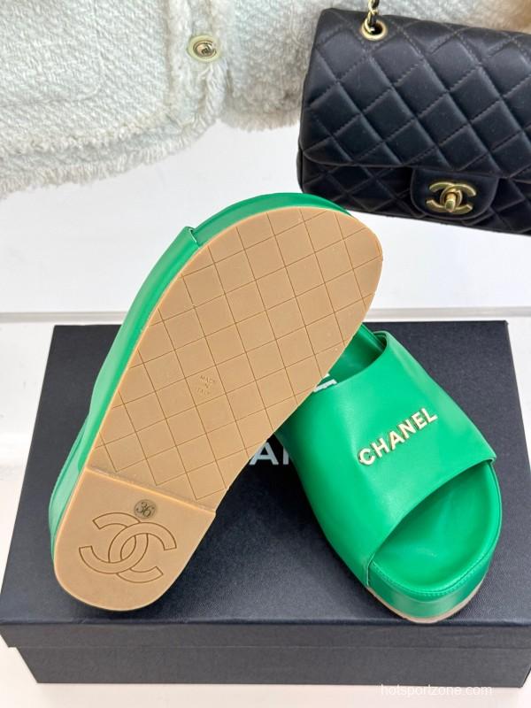 2025 Slippers Chanel Green Leather Slippers