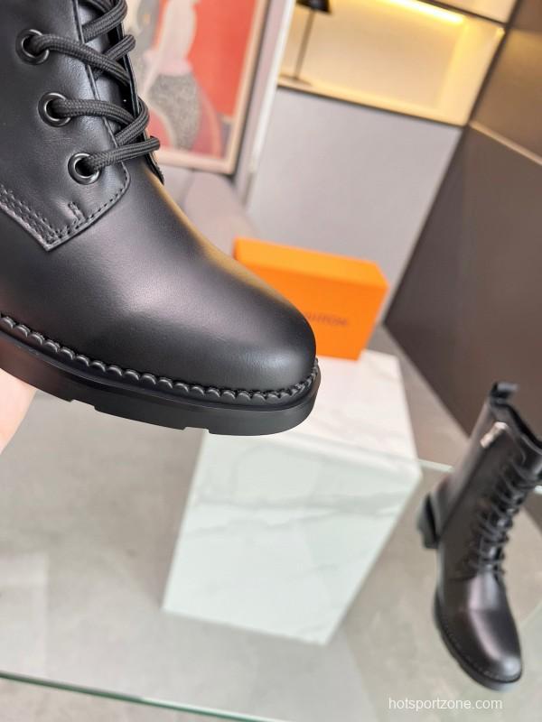 2024 Women Louis Vuitton Black Leather Ankle Boots MJ00320