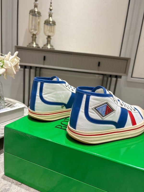 2025 Unisex Bottega Veneta White Blue Red Canvas Lambskin Sneakers Hand Painted Red Line KFY00260