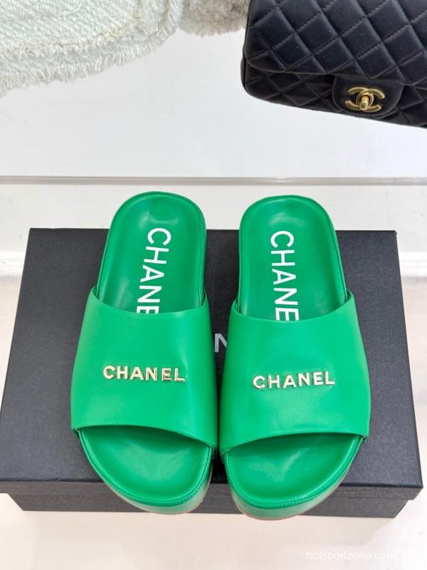 2025 Slippers Chanel Green Leather Slippers