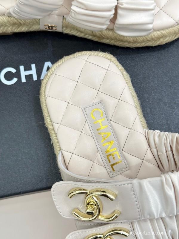 2025 Women Chanel White Leather Slippers CC Logo KFY00230