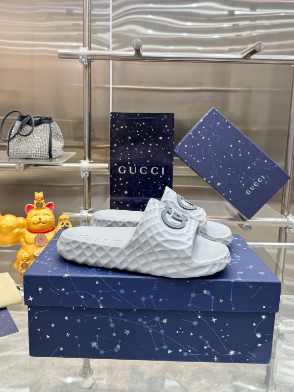 2025 Men Gucci Light Blue Rubber Slippers Interlocking G KFY00170