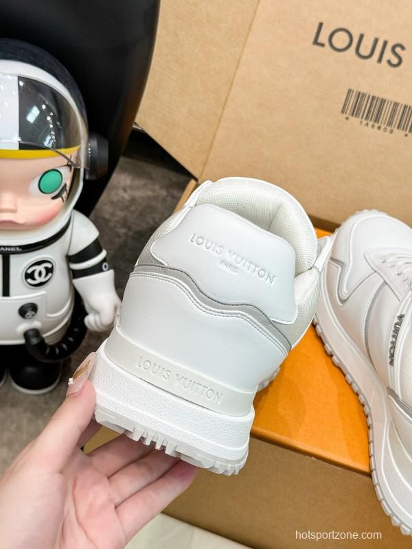 2025 Unisex Louis Vuitton White Leather Sneakers Run Away Maxi AS00390