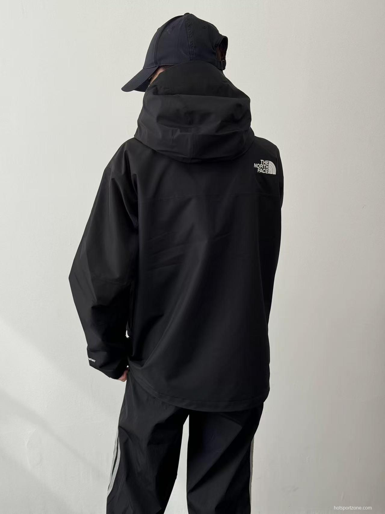 2025 The North Face Summit Series Technical Jacket - Cream/Black Colorblock with Dual-Zip Design