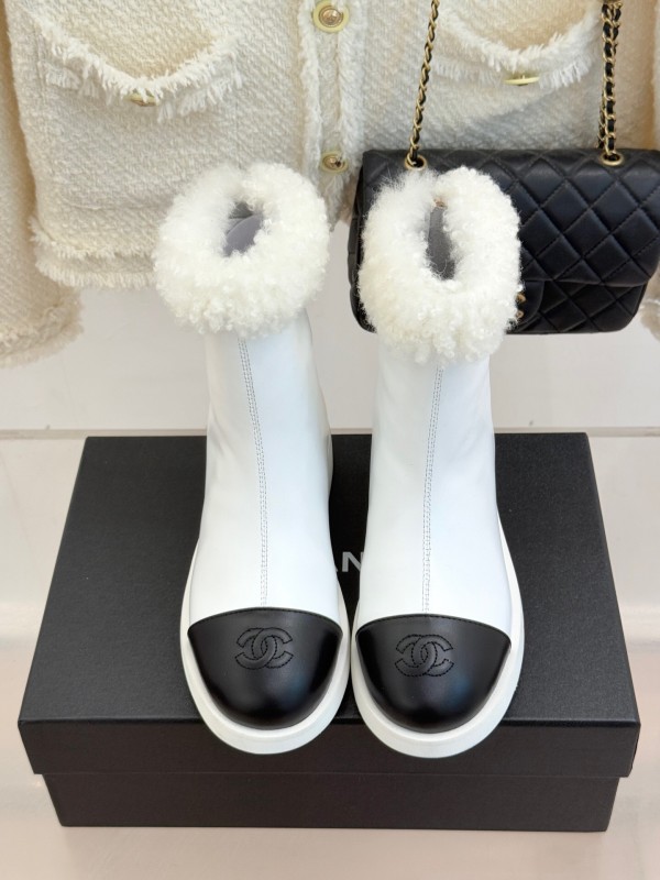 Chanel 25K Series Two-Tone CC Fur Snow Boots - KFY00300