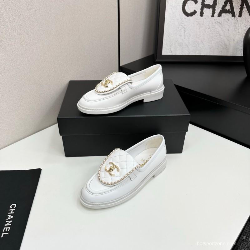 Chanel Classic Flap Chain CC Loafers with Buckle Closure - LY00320