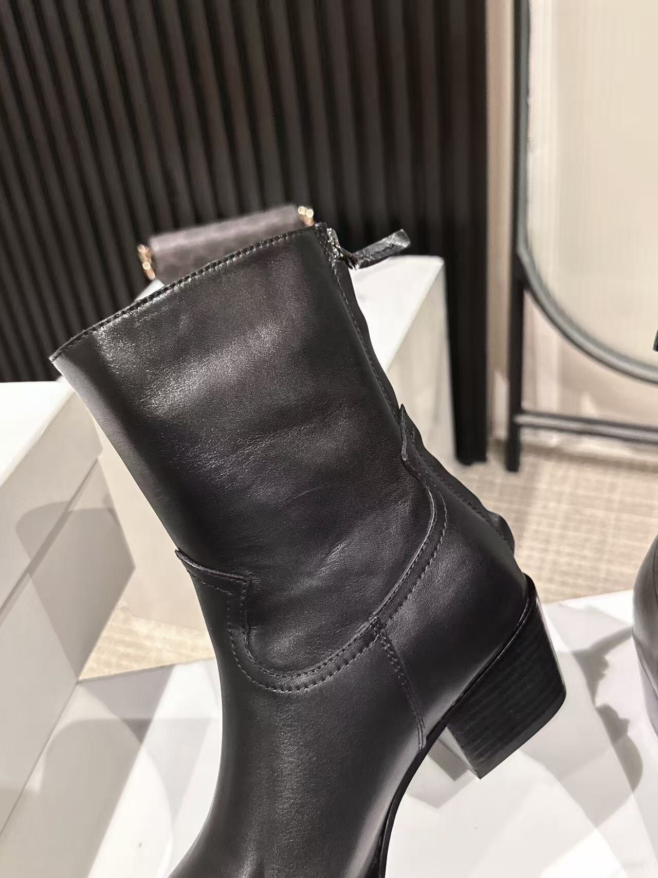 CELINE 2025/SS Fashion Boots Retro European Style - LY00410