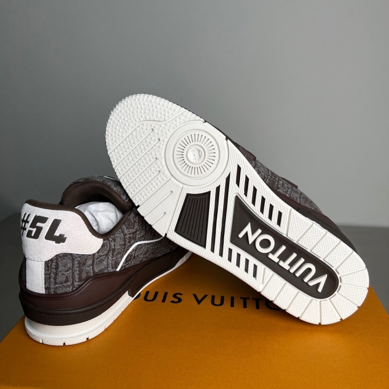 Louis Vuitton 2025 Spring/Summer Collection Luxury Sneakers with Signature Logo and Dual-Color TPU Outsole - YC
