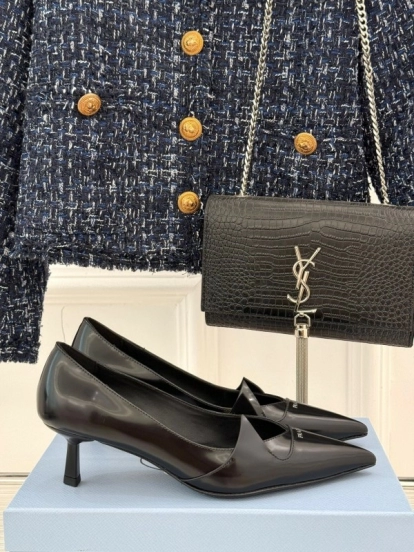 Prada 2025 SS Catwalk Pointed Toe Kitten Heel Single Shoes - KFY00310