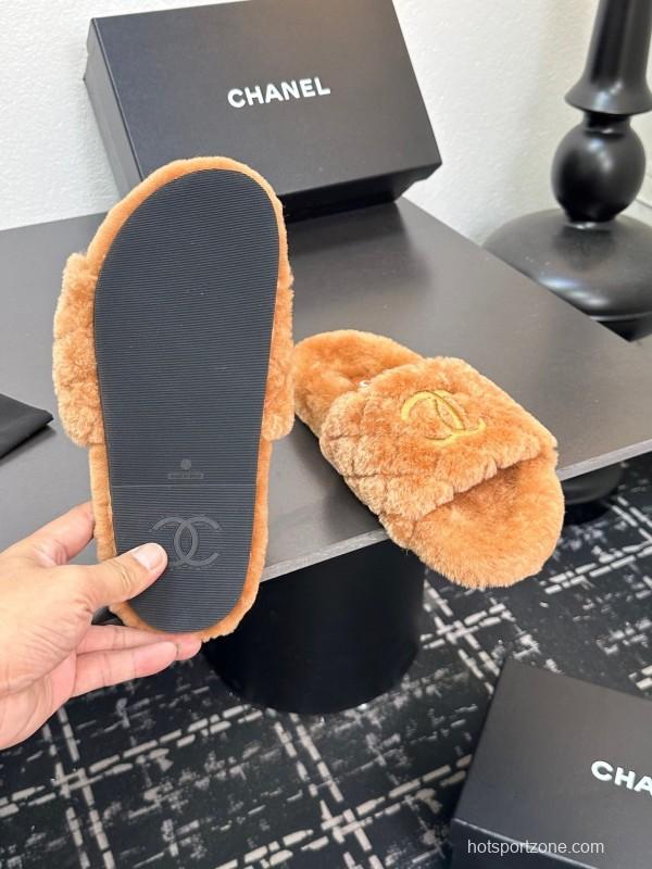 Chanel 2025 SS Fluffy Slippers with Wool Upper and Rubber Sole - LY00250