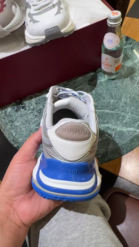 Gucci 2.0 Sneakers with Reflective Stripes and Retro Design - AS00450