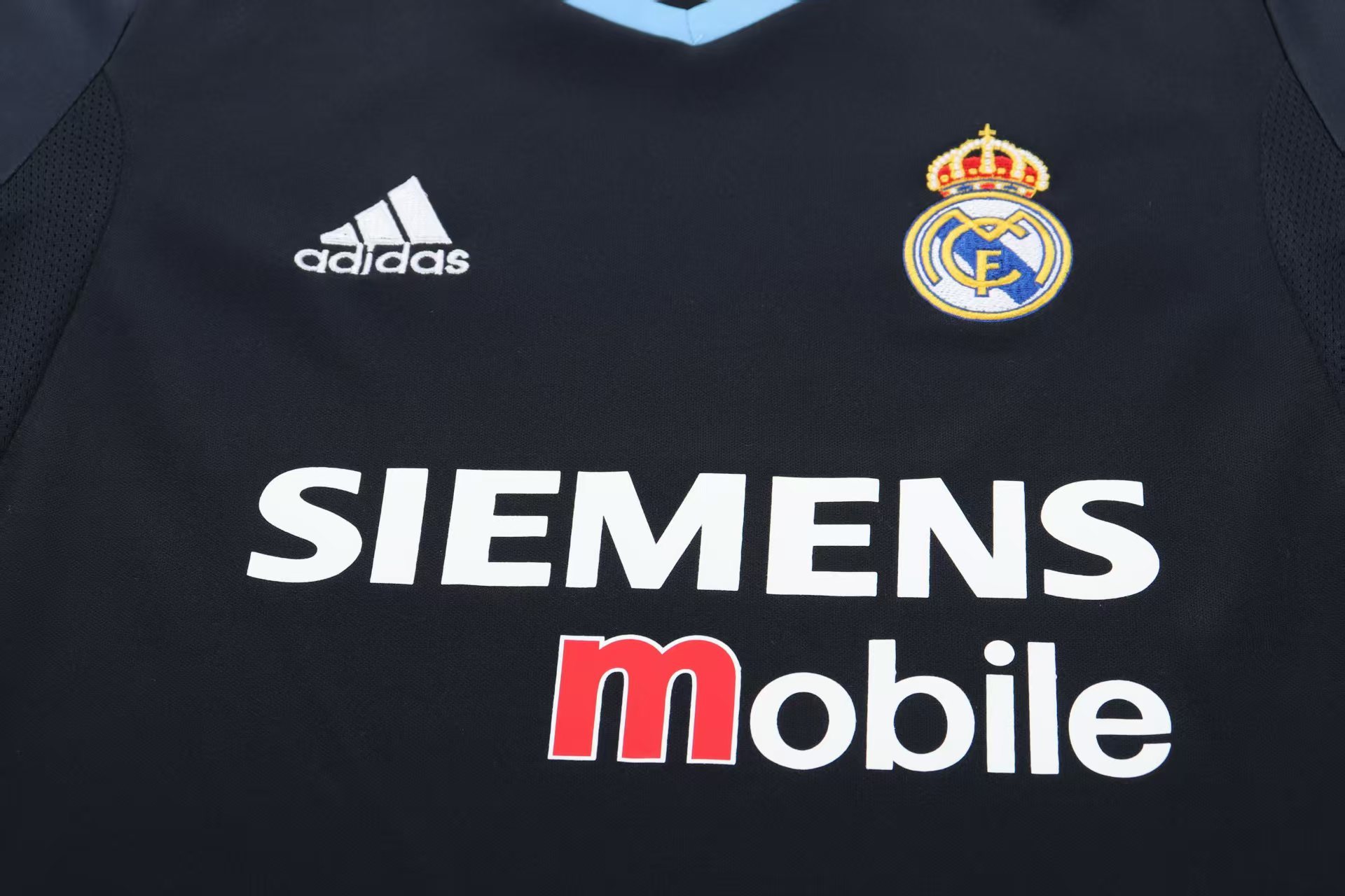 Retro Kids 03/04 Real Madrid Away Jersey