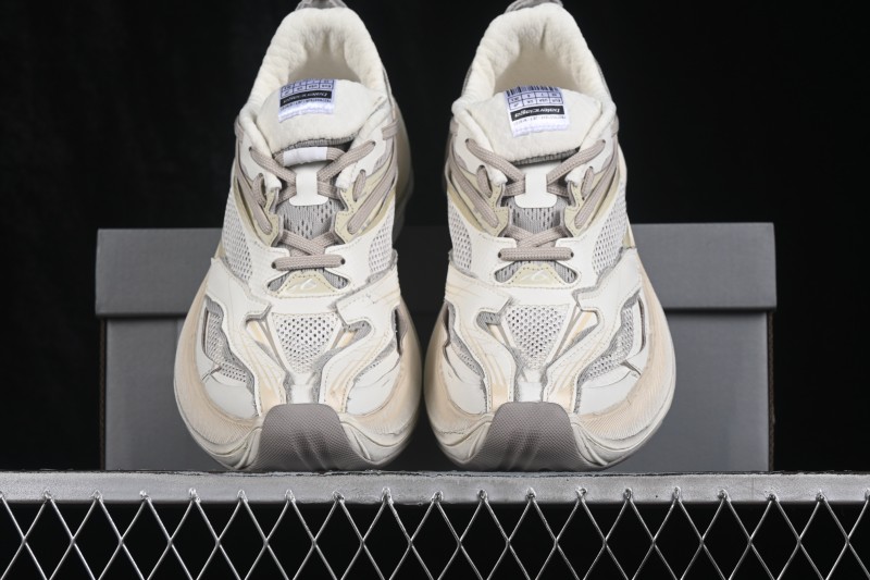 Balenciaga Jet Embossed Print Round-Toe Thick-Sole Low-Top Dad Shoes - WMRTN9191