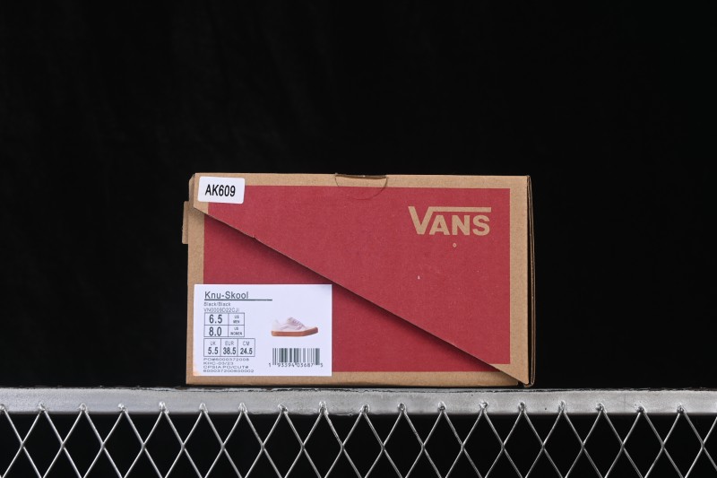 Vans Knu Skool Low-Top Casual Skate Shoes - VN0009D22CJI