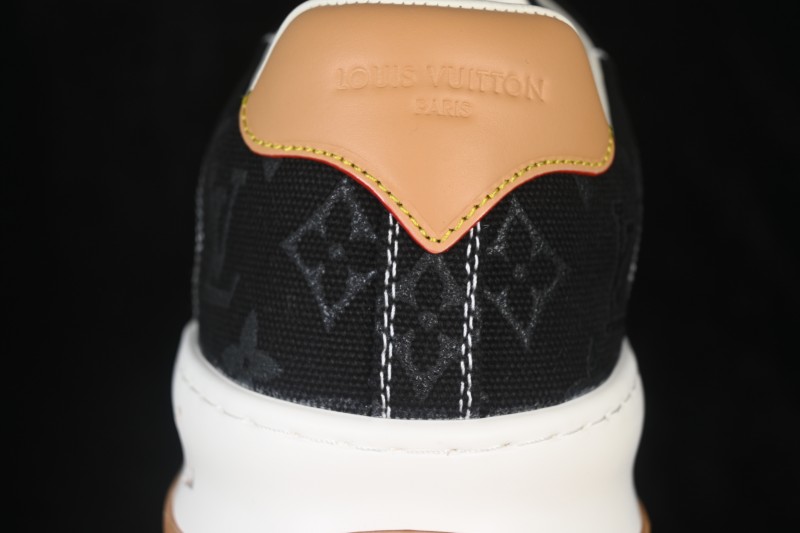 Louis Vuitton Tilted Sneakers Classic 2026SS Low-Top Casual Shoes in Smooth Calfskin Leather with Vuitton Branding - T.E5