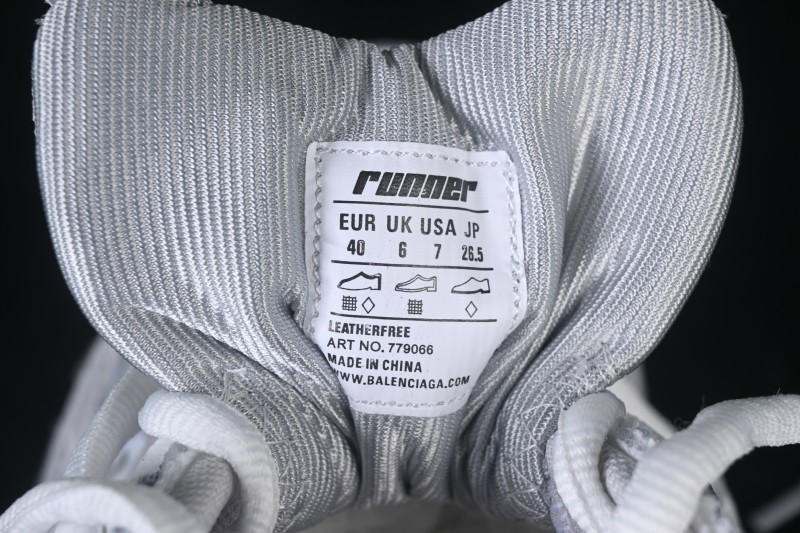 Balenciaga Runner 2 Nylon Retro Sneakers with Athletic Cushioning - W3RXP9110