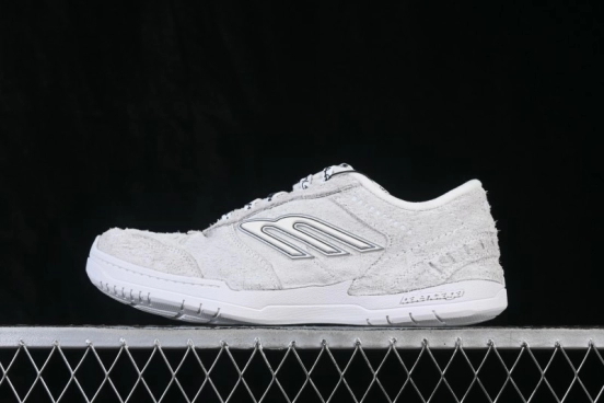 Balenciaga Hamptons Worn Out Retro Sneakers with Distressed Finish - WHPSU9910