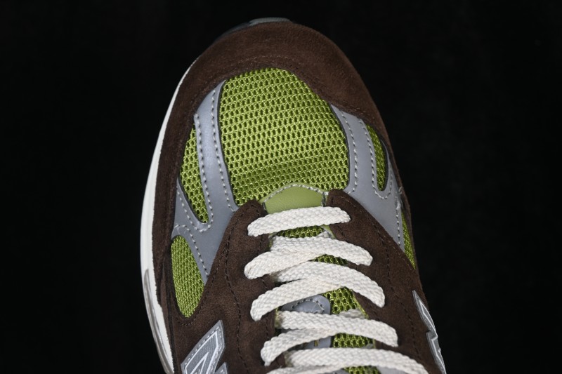 Kith x New Balance Made in USA M991 Retro Running Shoes with Pigskin Suede and ABZORB Cushioning - U991CK2