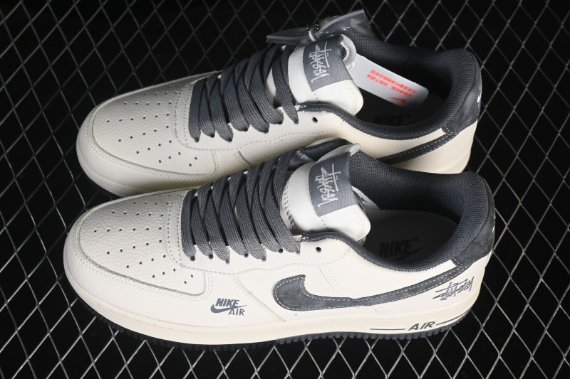 Nike Air Force 1 '07 Low Casual Sneakers with Classic White and Black Design - DN1688-814