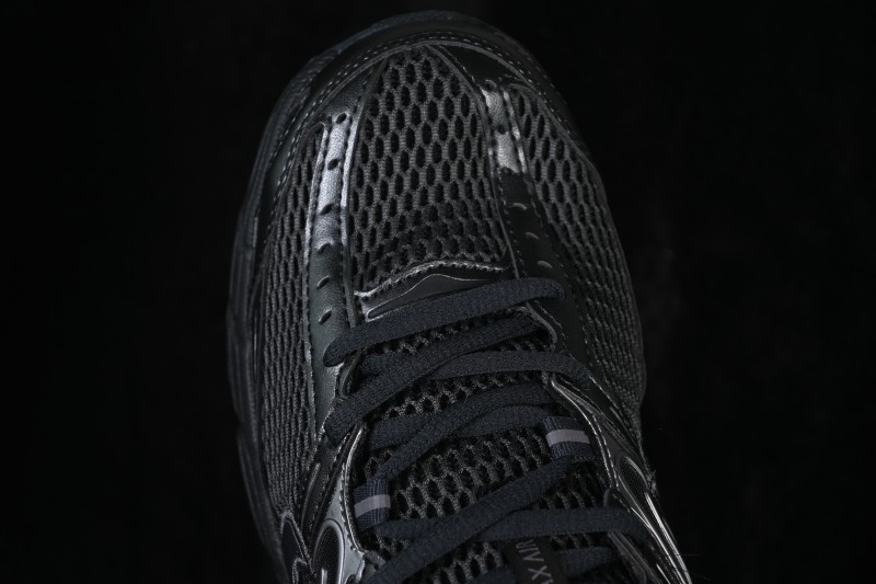 Nike Air Max Moto 2K Retro Running Shoes with Air Cushioning - IO9279-001