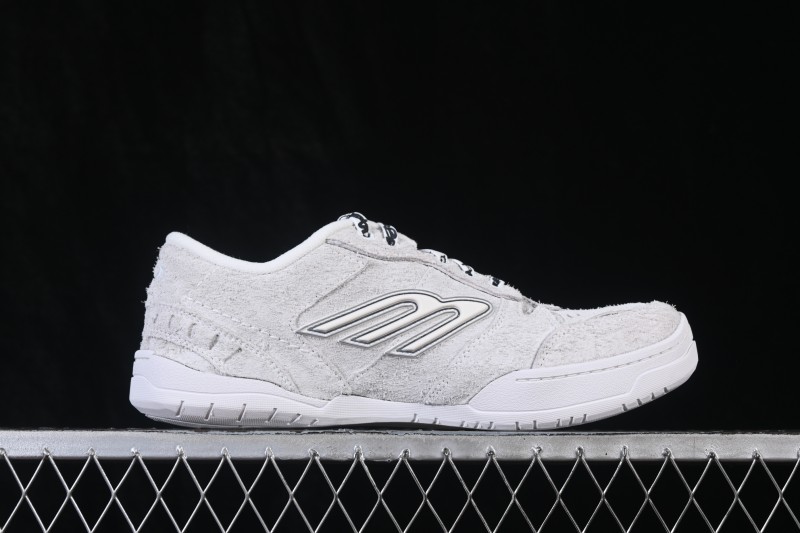 Balenciaga Hamptons Worn Out Retro Sneakers with Distressed Finish - WHPSU9910