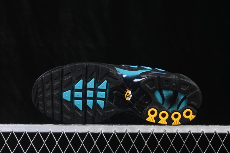 Nike Air Max Plus Retro Running Shoes with Tuned Air Cushioning - DM0032-016