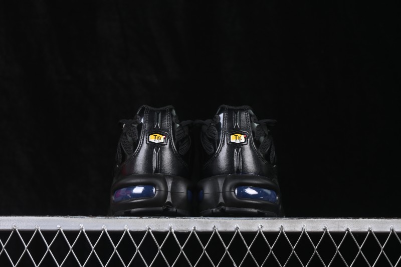 Nike Air Max Plus Retro Running Shoes with Tuned Air Cushioning - 604133-050