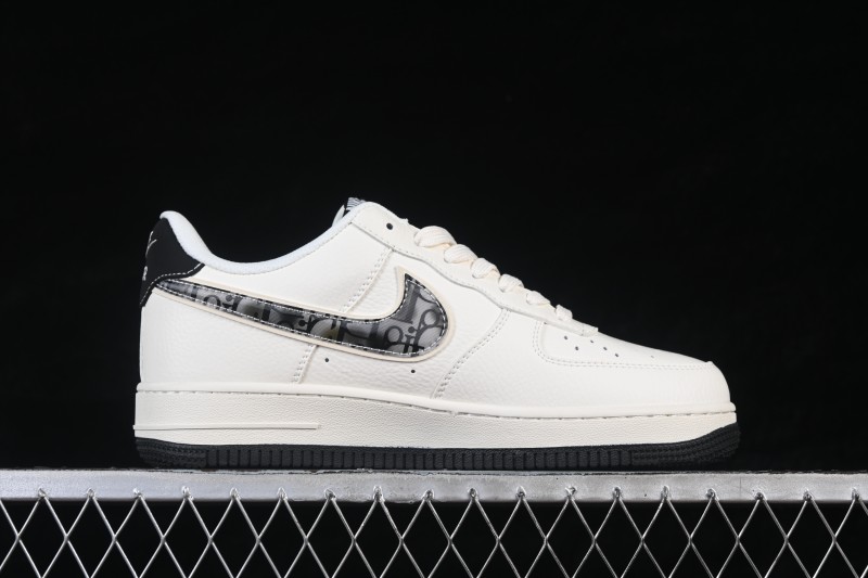 Nike Air Force 1 '07 Low Basketball Shoes with Classic Leather Upper - MM3399-811