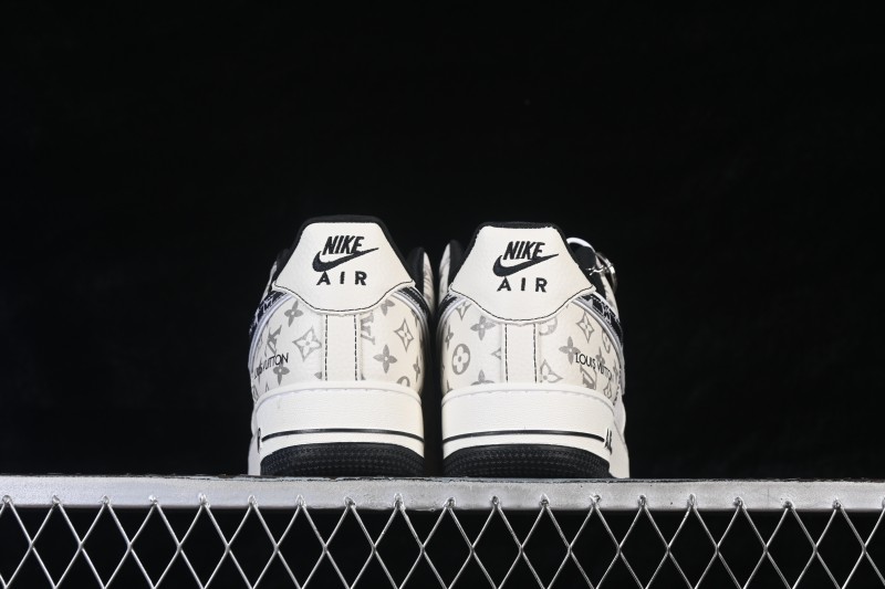 Nike Air Force 1 '07 Low Casual Sneakers with Gray and White Patterned Design - SY1388-030